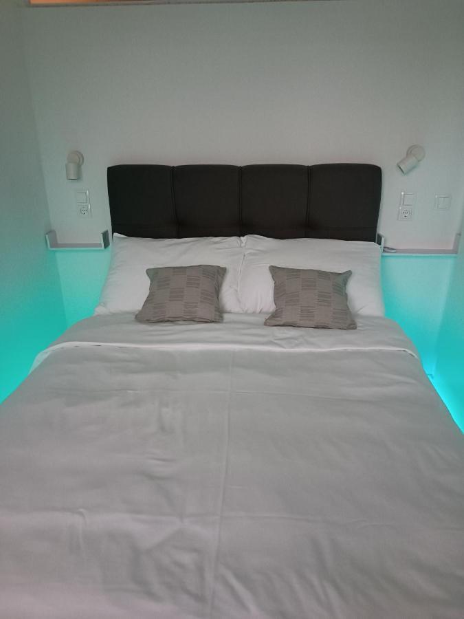 Apartman Vervis วาราชดีน ภายนอก รูปภาพ