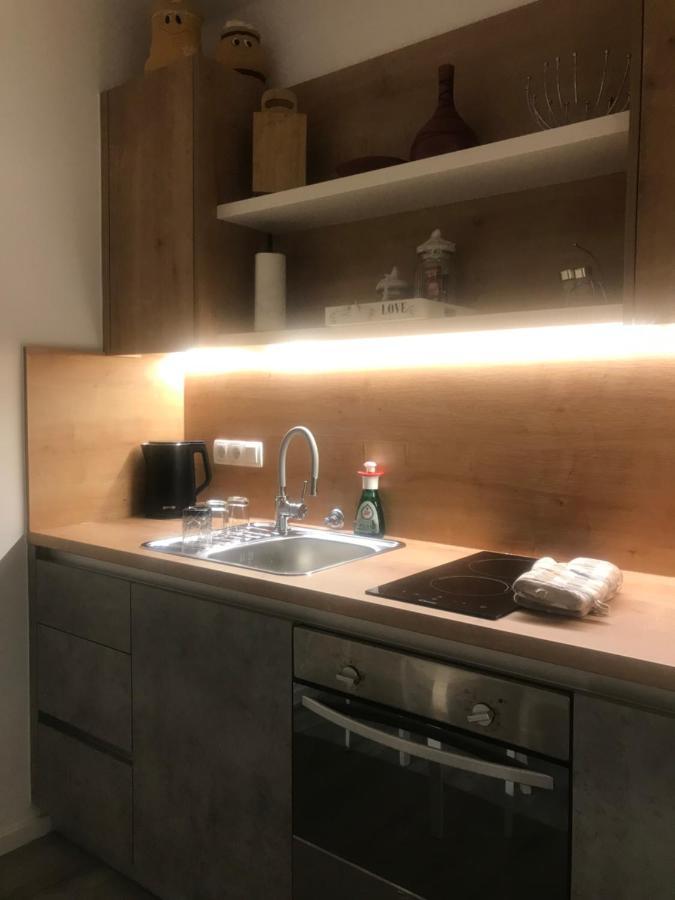 Apartman Vervis วาราชดีน ภายนอก รูปภาพ